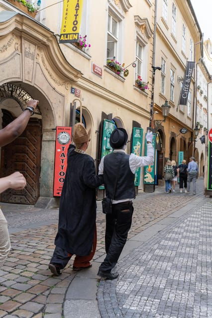 prague-ultimate-old-and-new-town-walking-tour-free-drink