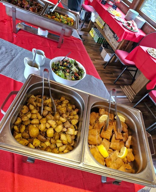 prague-valentines-day-cruise-with-dinner-and-prosecco