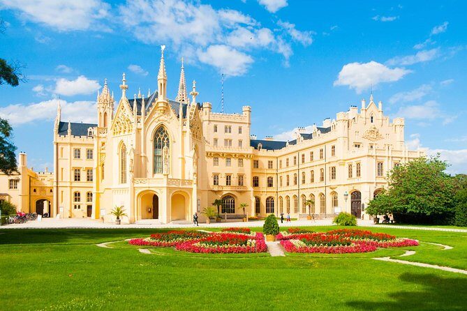 Prague-Vienna One-Way Sightseeing Day Tour - FAQs