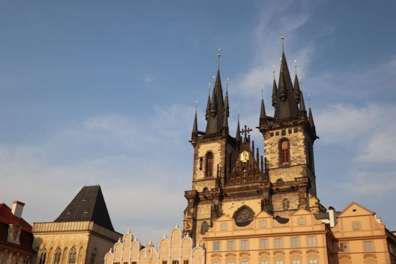 prague-vintage-car-ride-and-walking-tour