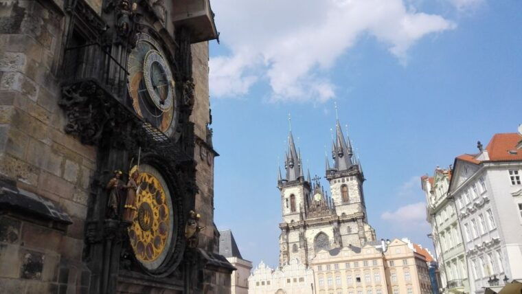 prague-vintage-car-ride-and-walking-tour
