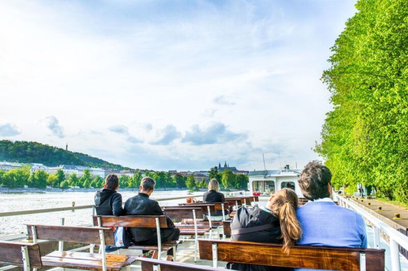 prague-vltava-river-sightseeing-cruise