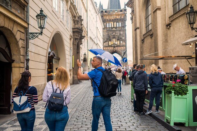 prague-walking-tour-of-old-town-charles-bridge-and-prague-castle
