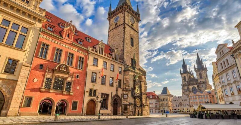 prague-walking-tour-old-town-jewish-quarter-astronomical