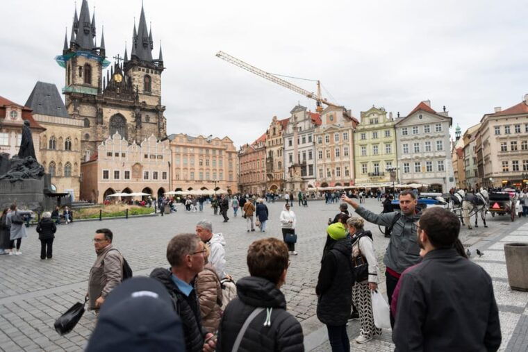 prague-walking-tour-old-town-jewish-quarter-astronomical