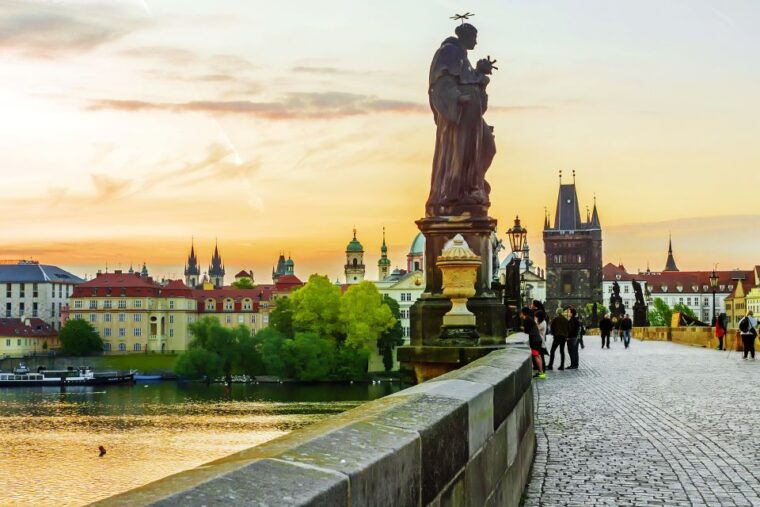 prague-walking-tour-virtual-reality-experience