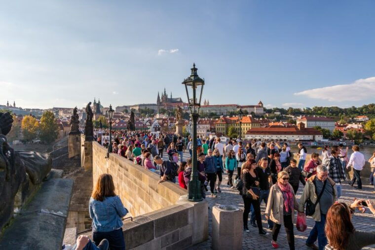 prague-walking-tour-virtual-reality-experience