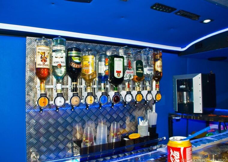 prague-xxxl-party-bus-ride