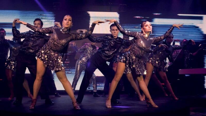 praguebreathtaking-cabaret-show-with-4-course-dinner-option