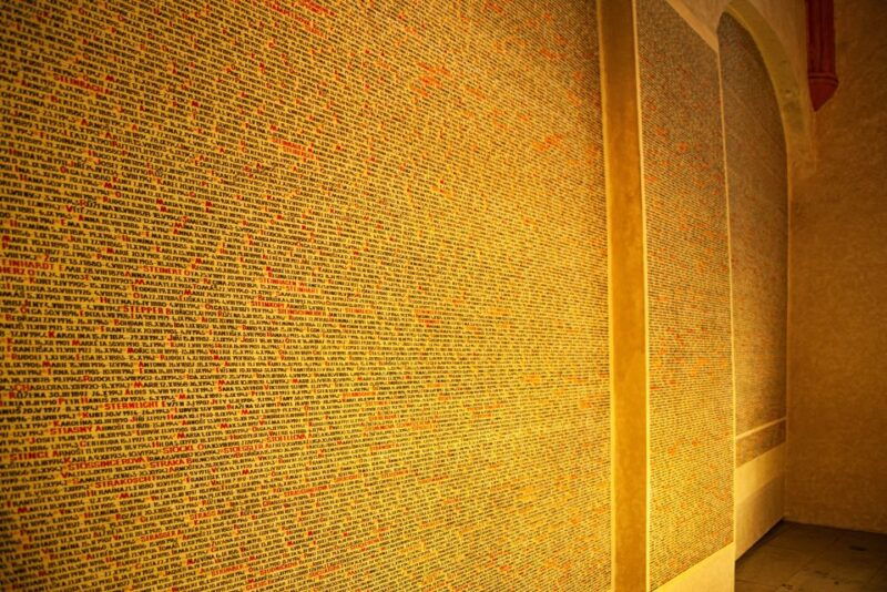 pragues-old-town-private-guided-tour-with-boat-cruise