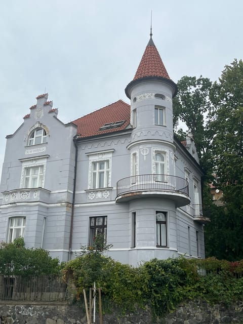 pragues-secrets-of-famous-lovers-romantic-walking-tour