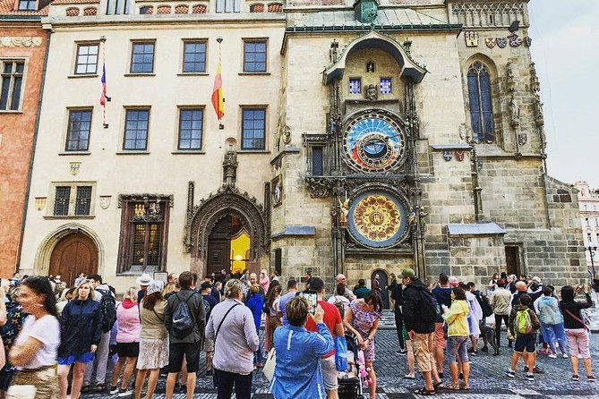 pragues-top-sights-old-town-jewish-quarter-charles-bridge-tip-based-tour