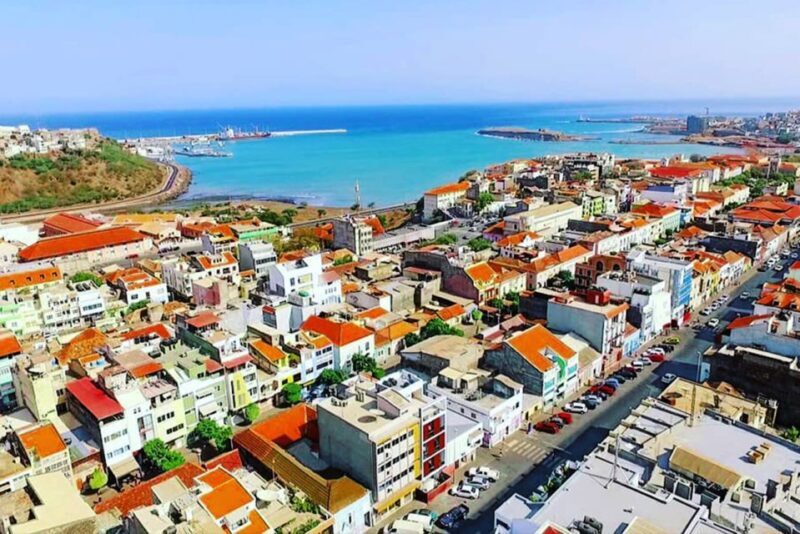 Praia: Guided Historic Walking Tour & Lunch with Locals - Key Points