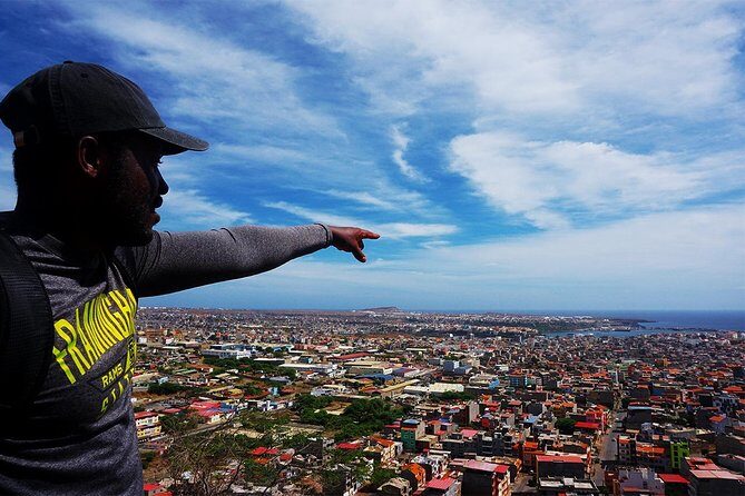Praia: Guided Historic Walking Tour & Lunch with Locals - Key Points