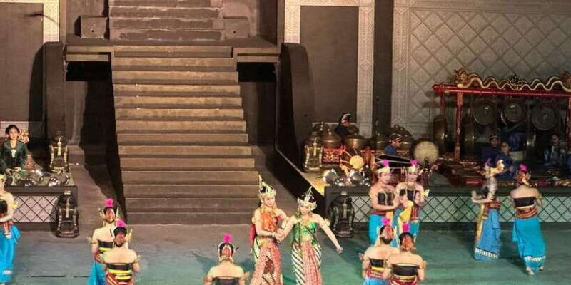 prambanan-watching-ramayana-ballet-performance-with-dinner