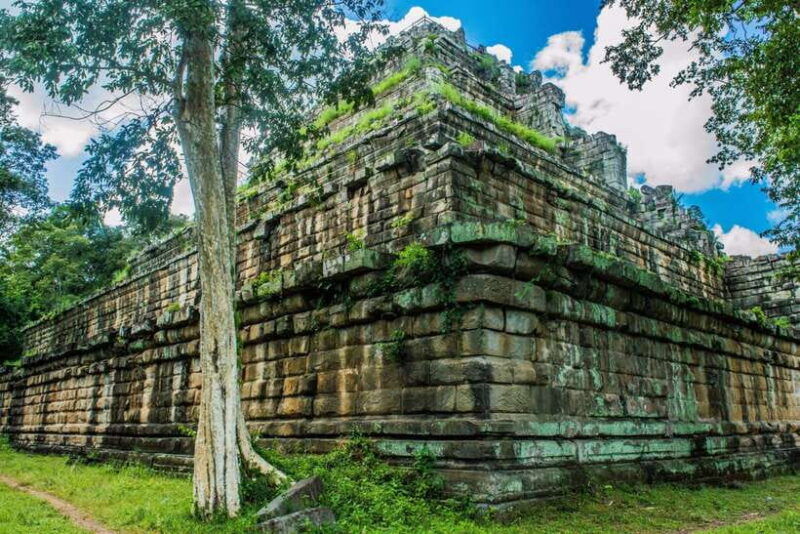 prasat-thom-koh-ker-group-beng-mealea-full-day-tour
