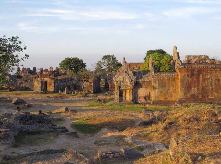 preah-vihea-and-beng-mealea-temple-guided-tour