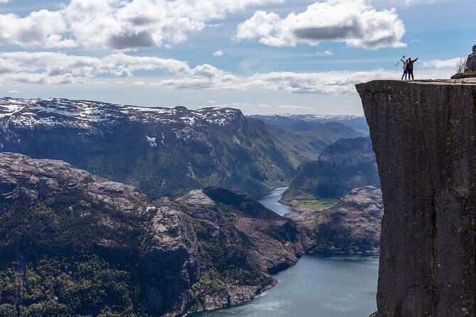 preikestolen-hidden-trail-hike-and-canoe-trip