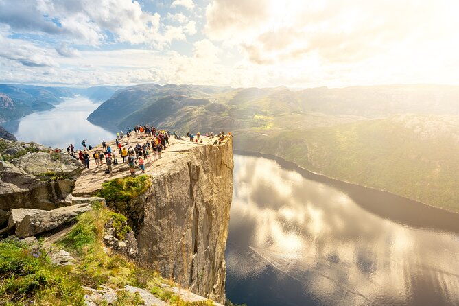 preikestolen-pulpit-rock-hike-with-a-norwegian-guide
