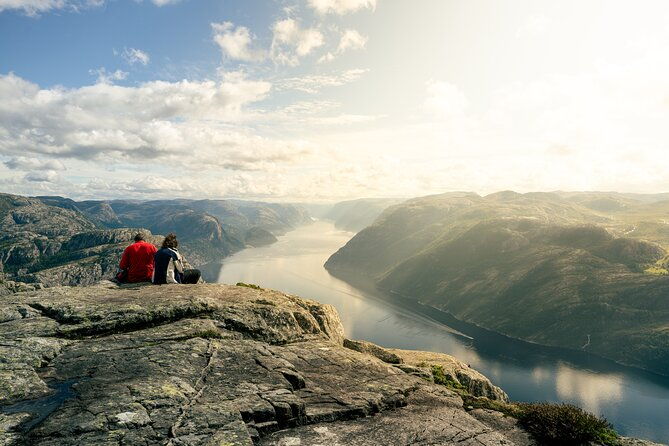 preikestolen-pulpit-rock-hike-with-a-norwegian-guide