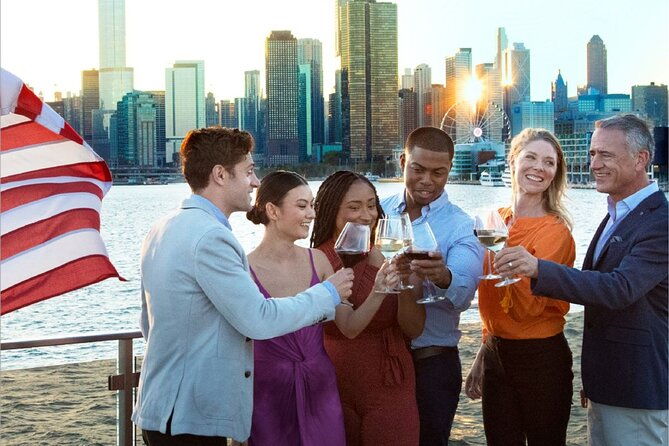 premier-chicago-river-fireworks-dinner-cruise