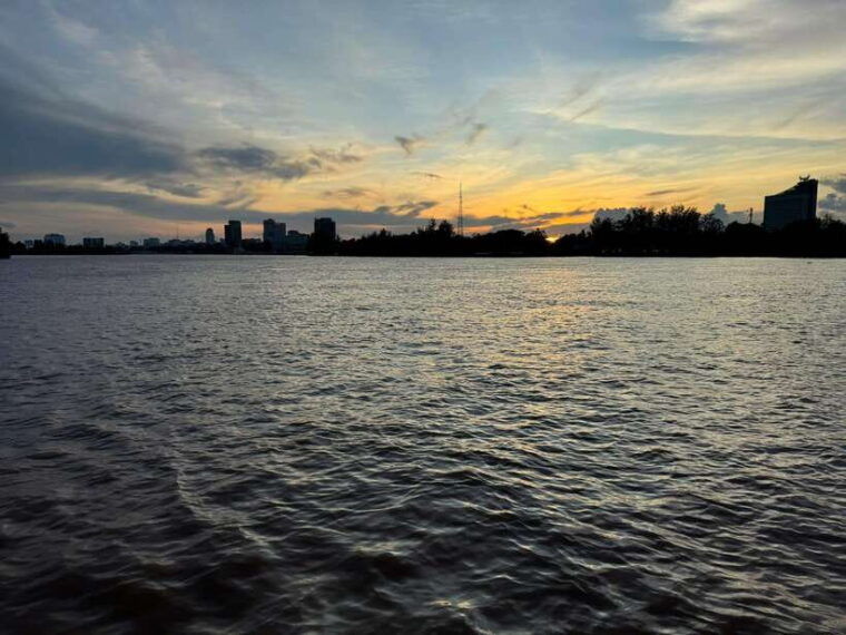 premium-can-tho-sunset-tour-romantic-mekong-in-twilight