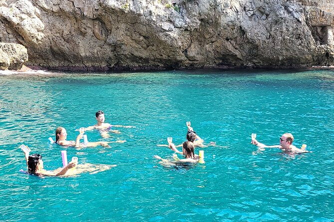 premium-cruise-swimming-in-cap-ferrat-villefranche-nice