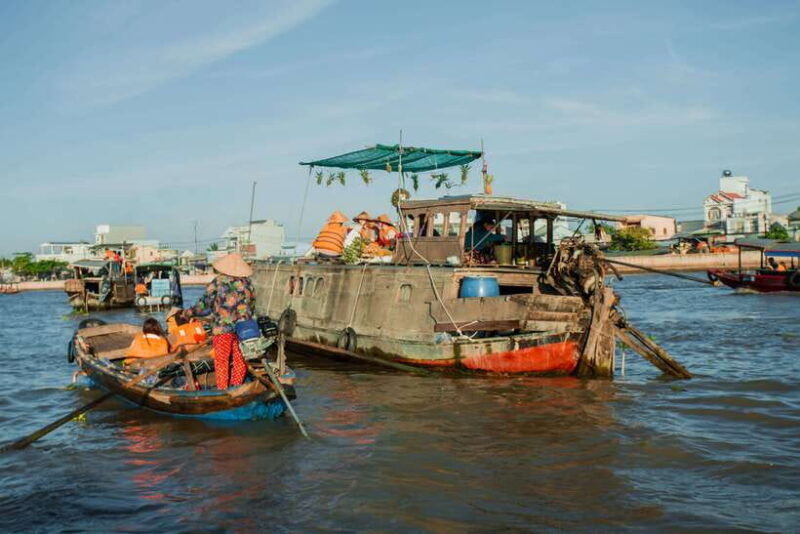 premium-floating-market-con-son-islet-tour