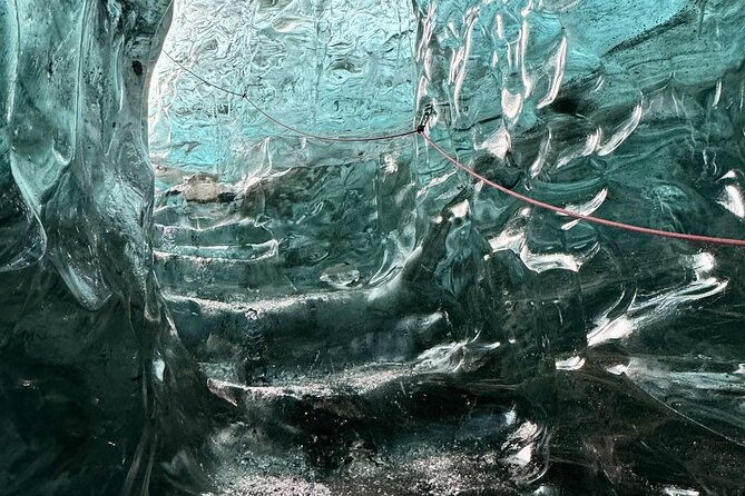 premium-ice-cave-tour-vatnajokull-iceland