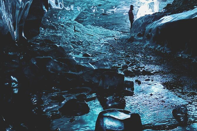 premium-ice-cave-tour-vatnajokull-iceland