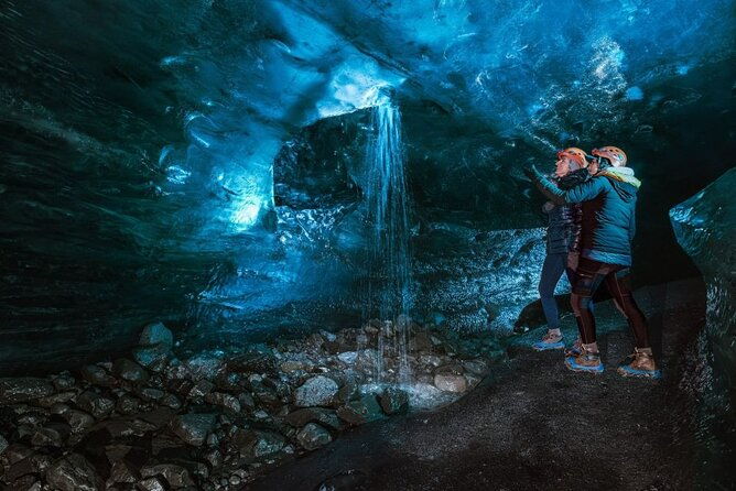 premium-ice-cave-tour-vatnajokull-iceland