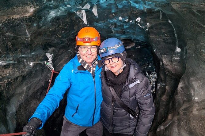 premium-ice-cave-tour-vatnajokull-iceland