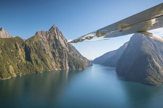 Premium Milford Sound Tour Including Cruise, Flight & Lunch - Key Points