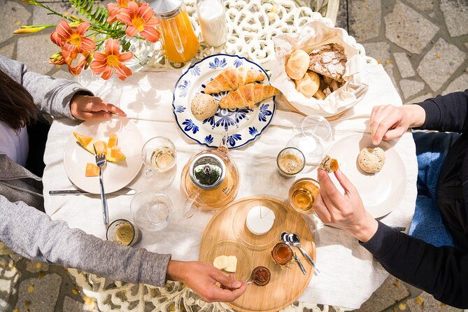 premium-private-vinho-verde-tour2-wineries-with-tastings-lunch-4