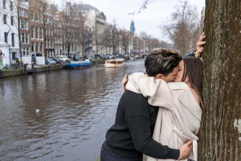 Premium Romantic Photoshoot Experience for Couples - Key Points