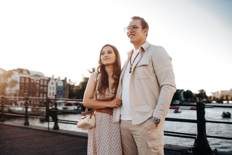 Premium Romantic Photoshoot Experience for Couples - Discovering the Charm of the 9 Straatjes