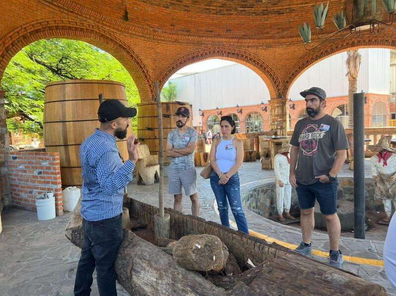 premium-tequila-route-with-professional-tasting