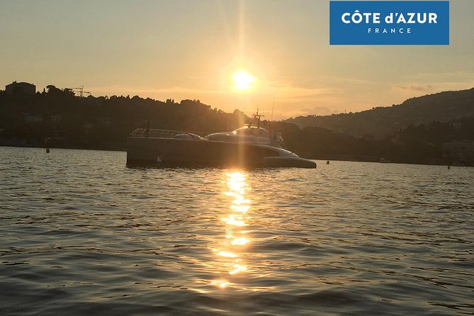 premium-tour-on-a-solar-powered-boat-private-group