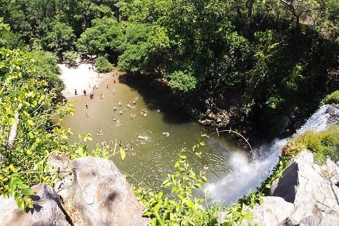 premium-toursloths-and-rio-celeste-y-cortez-waterfalls-tenorio-volcano-park