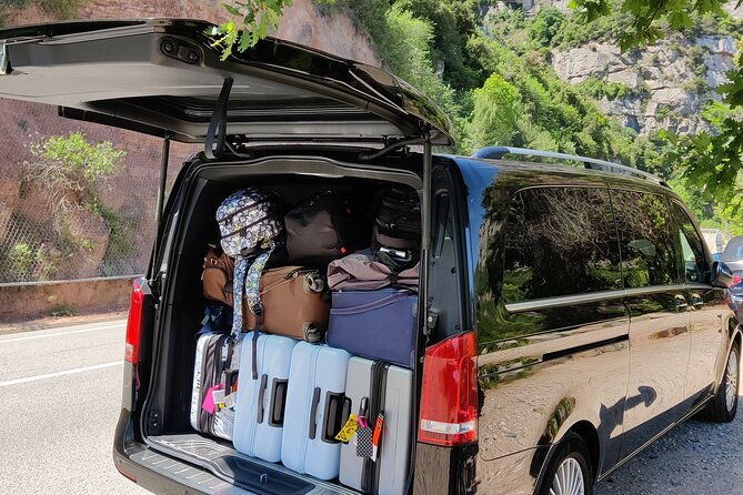 premium-transfer-from-to-airport-and-port