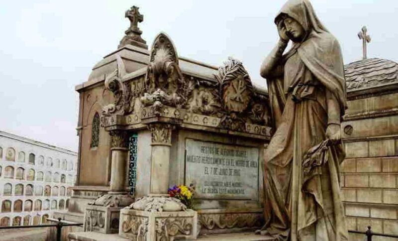 presbitero-maestro-night-tour-cemetery-of-terror