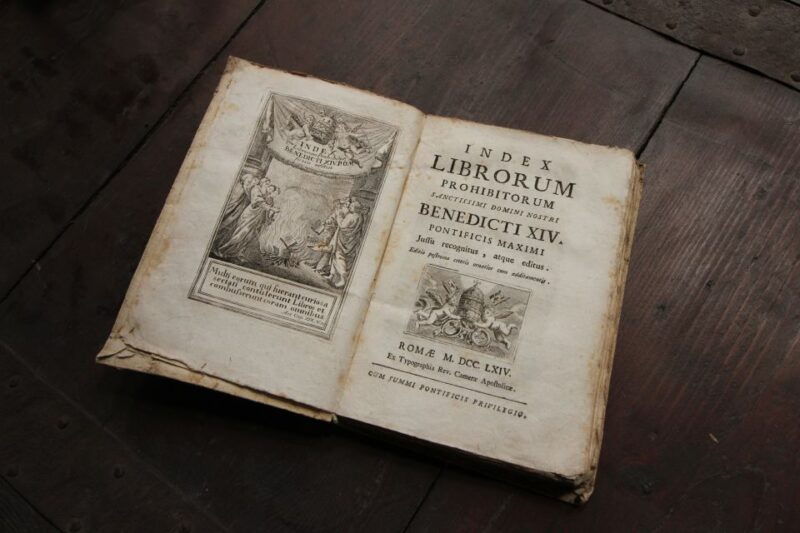 prisons-palace-maleficia-inquistion-torture-tools