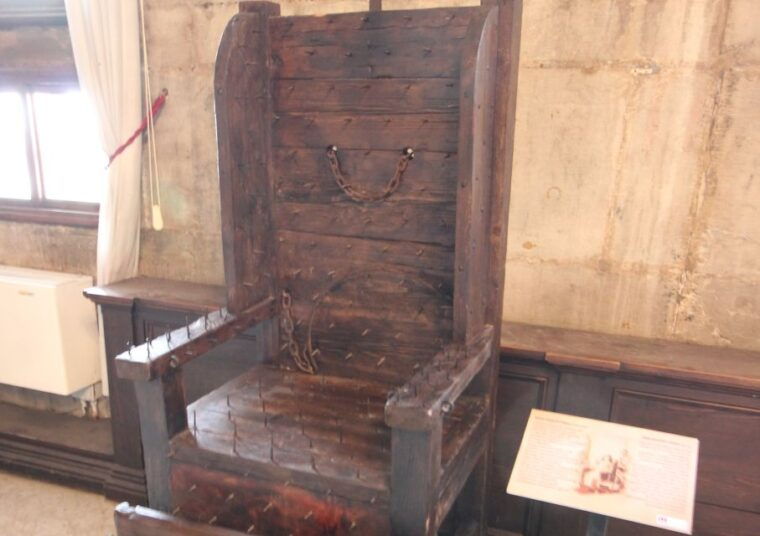 prisons-palace-maleficia-inquistion-torture-tools