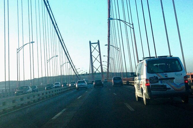 priv-half-day-surf_full-gear-round-round-trip-transport_lisbon