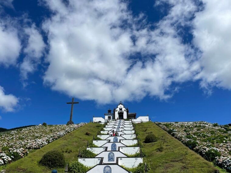 privat-van-tour-furnas-valley-gorreana-tea-islands-gems