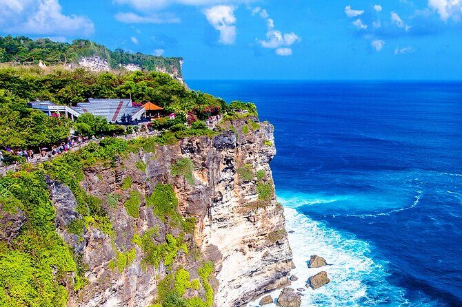 Private 11-Day Family Tour to Indonesia Heritage, Volcano & Beach - Key Points