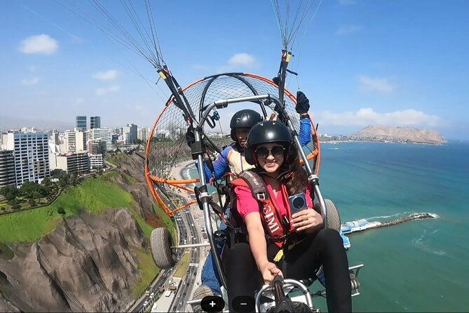 private-12-minute-paragliding-flight-over-the-bahia-de-lima