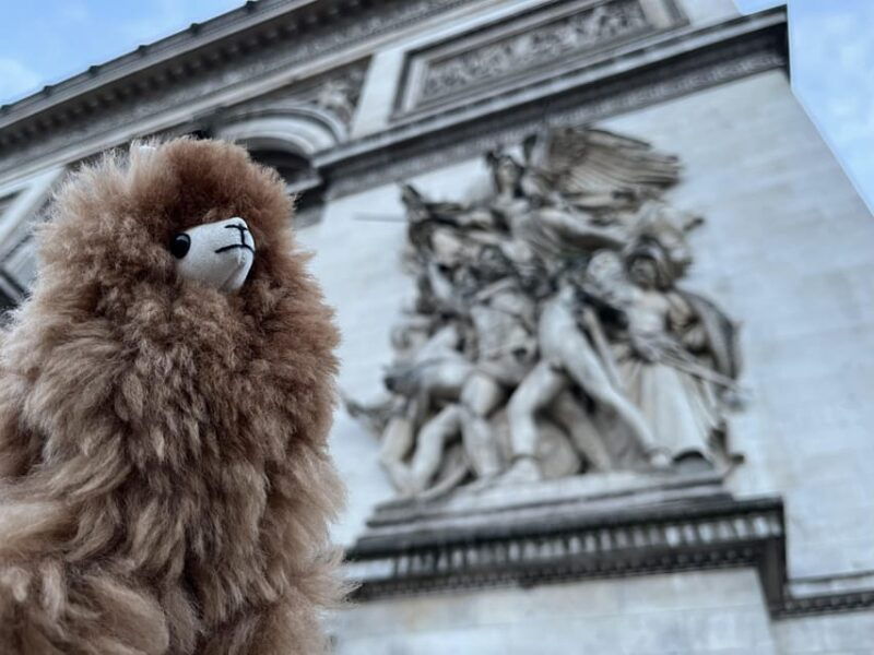 private-2-3-hours-montmartre-walking-tour-timeless-charm