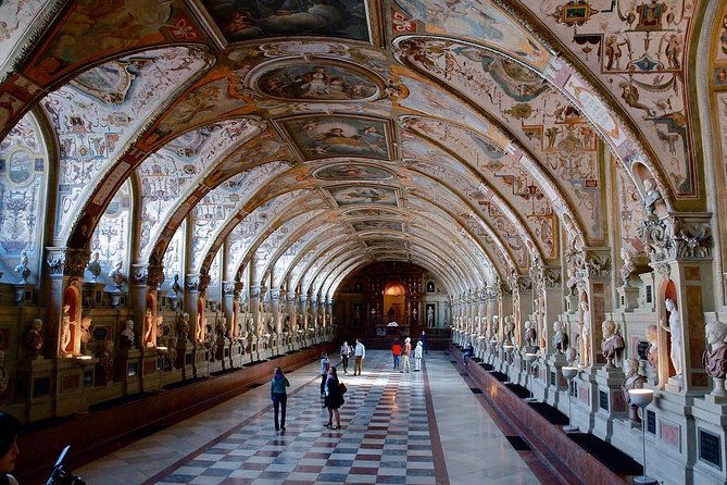 private-2-5-hour-city-tour-of-munich-with-driver-guide