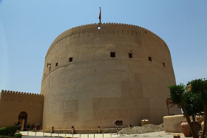 Private 2-Day Guided Tour with Nizwa Friday Market Visit - Day 1: Exploring Oman’s Architectural and Agricultural Heritage